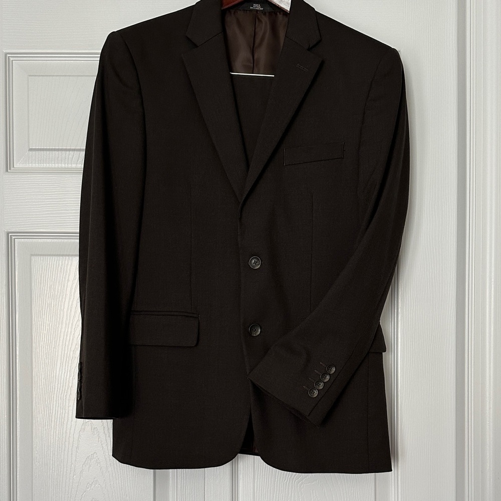 Haggar Men's Chocolate Brown Suit - coat 38R, pants w32 l30”